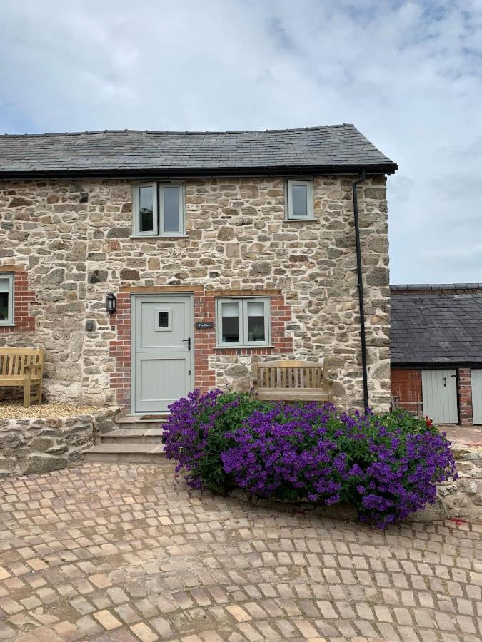 The Barn At Pentregaer Ucha, With Tennis Court And *