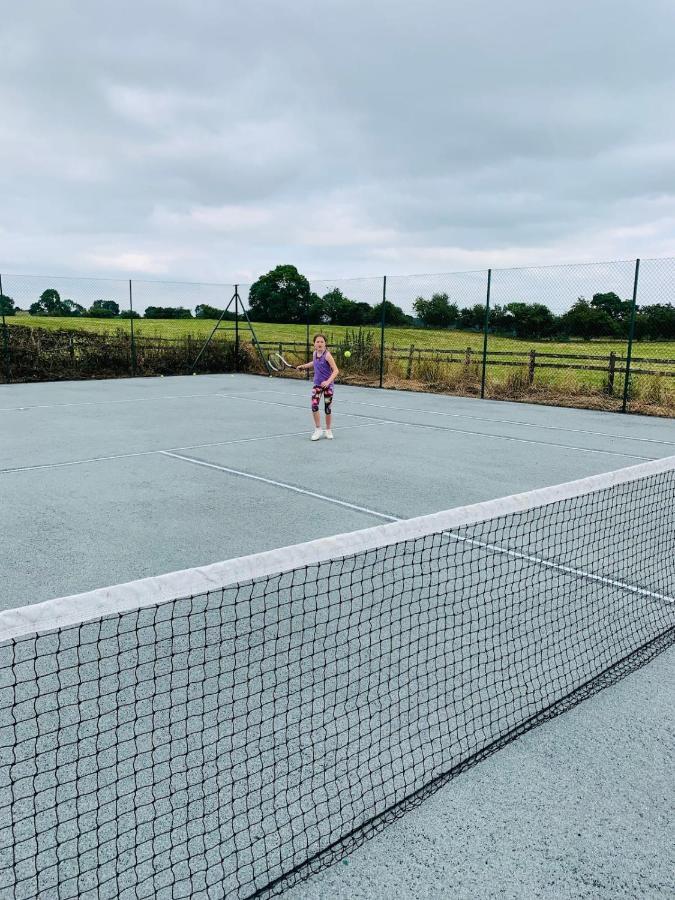 Holiday home The Barn At Pentregaer Ucha, With Tennis Court And