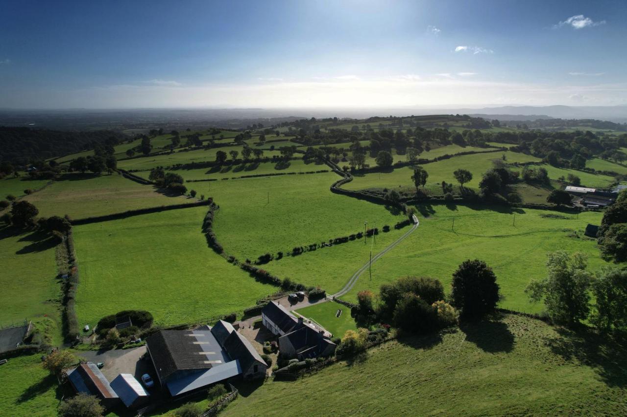 The Barn At Pentregaer Ucha, With Tennis Court And